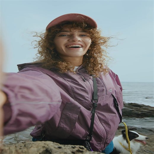  Meet Kick-Out 鱗 The MagSafe grip with a hinge that holds at any angle ↔ horizontal or ↕ vertical for hands-free ease. | PopSockets | Facebook