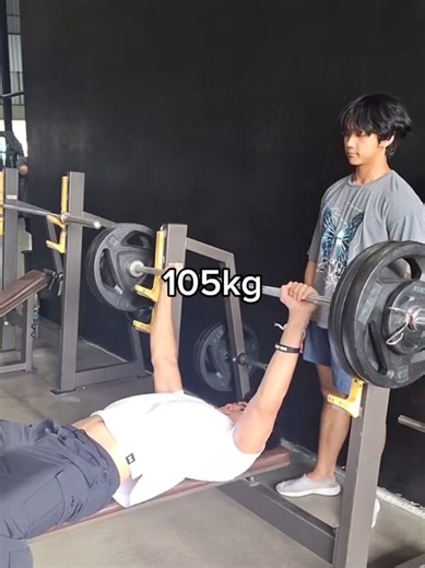 Bench Press Workout Tips for Women: Start Your Journey