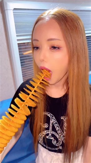 AKINAI 🦋 中森あきない on Instagram: "・ ぉはょう❤️ 食べて食べて 食べまくった❤️ この日のイベントで、 大切なお客様が ご馳走してくれたので 嬉しくて またまた 食べまくった❤️ ステージショーも上手く行き✨✨ 幸せでしたぁー 運気アップ❤️ 🦋食事🦋 美は食事を楽しむ心から生まれる❤️ 楽しむことこそ🦋 最高の美容法❤️❤️ 🦋AKINAÌ🦋 #AKINAI #中森あきない #安室奈美似 #あきないアート株式会社 #あきないアート株式会社代表取締役 #中森あきない依頼 #あきないアート所属 #安室奈美似依頼 #中森あきない派遣 #安室奈美似派遣 #運気アップ #ポジティブ #美魔女 #モノマネタレント #ものまねタレント派遣 #中森明菜 #安室奈美恵 #美ストーリー #運気アップ"