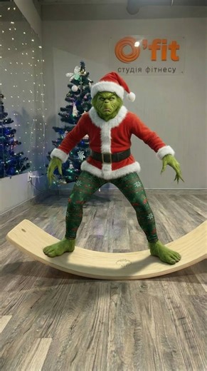 O’fit•фітнес•Харків on Instagram: "Навіть Грінч гойдається на борді, а ти ще ні 😉. Розклад тренувань з BFB (balance functional board): Пн, ср, пт 9:00; Вт, чт 18:00. Бронюй свій борд заздалегідь 🙌🏼. . . . #офіт #bfb #fitness #bfbхарків #bfbkharkiv #груповітренування #груповітренуванняхарків #харківфітнес #фітнесхарків #харків #жкньютона #kharkiv #пілатесхарків #пілатес #стретчинг"