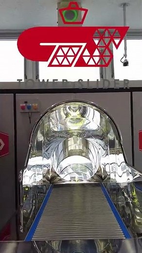通天閣 全長60メートルの滑り台「タワースライダー」を体験