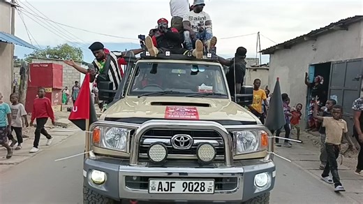 🔴 LIVE | CAMPAIGNS RELOADED IN CHAWAMA 🔴 Kabwata activist Mike Mulabe is on the ground in Chawama, beefing up the Hon Morgan Muunda (Big Machine) camp and energising the UPND campaign. The momentum is rising and the ground is alive! 🔥 💬 What’s your take on this boost? 👍🏾 Drop your thoughts, reactions and messages of support below. Hakainde Hichilema CHAWAMA IS MY HOMETOWN Chawama Constituency Development Forum | Muvombo Development Tv