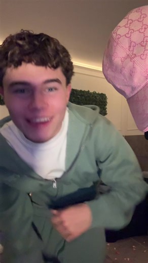 Face reveal from my girl 😉 | face