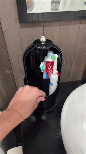 Essential Bathroom Organization: Clean Toothbrush Holder Ideas