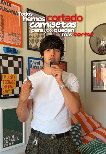 Cortando Camisetas: Transformación Creativa