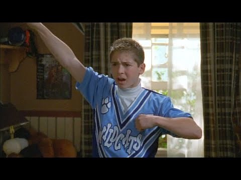 Malcolm Saison 1 épisode 12 extrait “Pom pom boy” [4K HD]