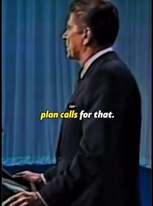 Ronald Reagan in a 1980 debate against Jimmy Carter. #RonaldReagan #JimmyCarter #spending #debate #1980s #oldschool #explore | Jason Borelli