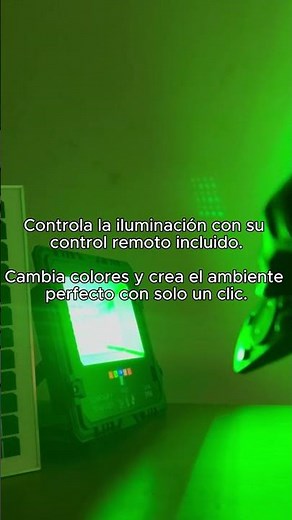 Reflector Solar RGB 200W | Iluminación Exterior con Control Remoto