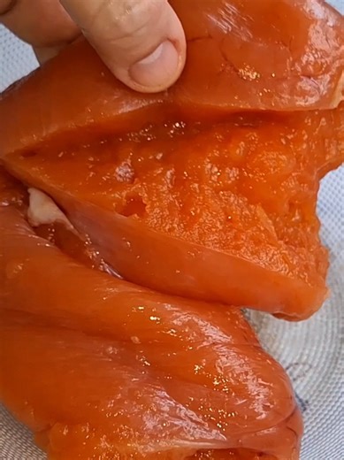 Вот как идеально засолить икру трески👌 This Is How to Perfectly Salt Cod Roe 😋 Ингредиенты Свежая икра трески - 500 грм. Соль - 0.5 ст.л. Сахар - 0.5 ч.л Растительное масло- 2-2.5 ст.л. Сок лимона- 2-2.5 ч.л. Ingredients Fresh cod roe - 500 g Salt - 0.5 tbsp Sugar - 0.5 tsp Vegetable oil - 2.5 tbsp Lemon juice - 2 - 2.5 tsp #денбест #икра #рецепт #denbest #cooking
