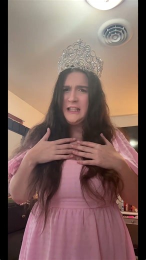 YOURE GREEN????? #wicked #meme #besties #glinda