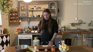 Comedian's hilarious recipe to make leek and onion soup