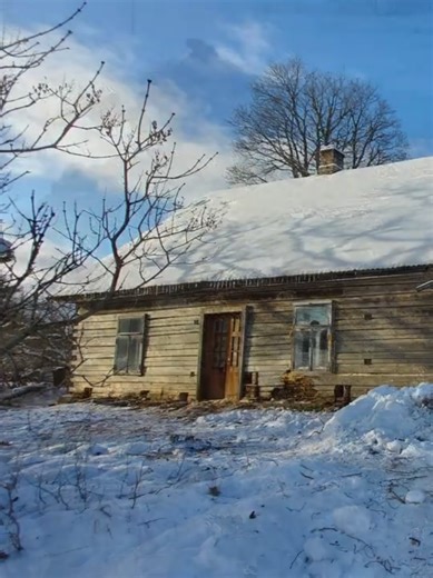 In this episode, we take a look at the old wooden house before concrete work begins. This is a raw and honest moment in the renovation journey — damaged structures, worn timber, and years of history exposed before the next phase starts. Step by step, we are transforming this place from timber to home, building a quiet life close to nature. Thank you for following the journey #concrete #buildinghome #timber #renovation #subscribe