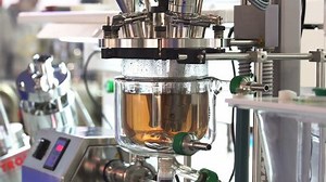 4K video footage of modularly configured laboratory reactor for the optimization and reproduction of various chemical reactions, mixing and homogenization processes on a lab scale.