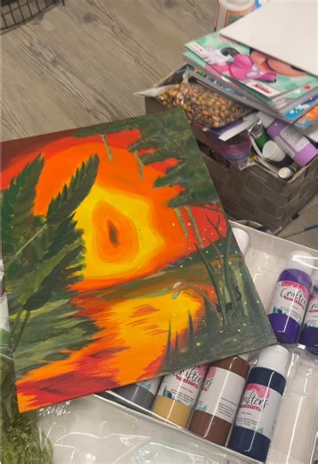 kidnapped for a paint sesh🫶🏽💚w @bri bri bri