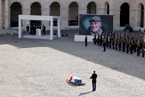 Mort de Jean-Paul Belmondo : revivez l'hommage national rendu à l'acteur aux Invalides
