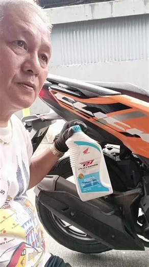 How to Change Oil in a Honda Click Motorcycle