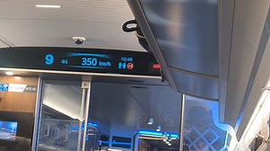 G1次列车在京沪高铁上达速350km/h