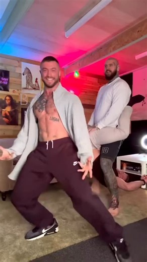 Rob Makin on Instagram: "Outtakes 👀…. #reels #man #funny #giant #explore #dadbod #lads #silly #tattoos #men #outtakes"