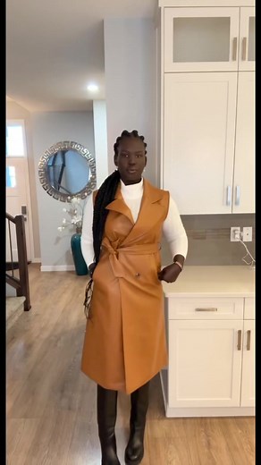 Going out with my new neighbour for coffee ☕️. She had coffee ☕️ and I had matcha 🍵 #matchalatte #coffeeshop | Bäny Yarr Deng