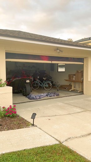 Transform Your Garage Door with Unique Mural Covers | Decoryourdoor3