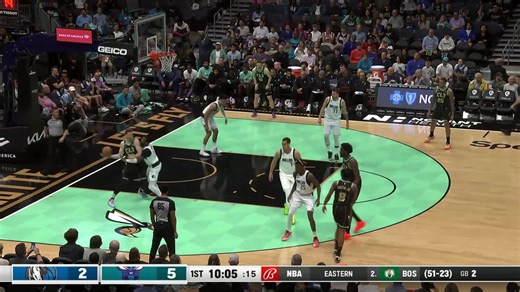 Gordon Hayward gets the rebound and puts it in