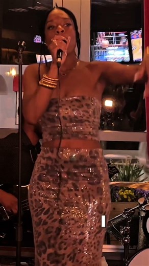 I’ve got all my love to give 🖤#dmvband #iwillsurvive