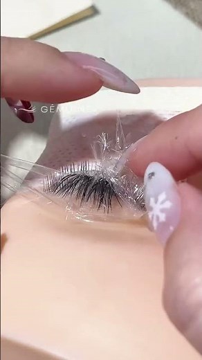 Here’s the RIGHT way to remove lash extensions! ✨