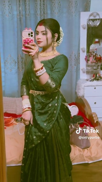 Saree Pora Ta Kamon Hoyaca: Bow er Holud Style