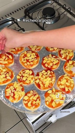 Mini Pizza Fácil com Apenas 2 Ingredientes