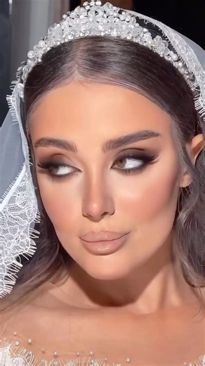 ‎آموزشگاه و سالن زیبایی کاژین‎ on Instagram‎: "⁨ ⁨ ⁨ ⁨ ⁨ ⁨ ⁨ ⁨ ⁨ وقتی گرمای برنز با جسارت اسموکی یکی می‌شه، نگاهی که فراموش نمیشه✨ اسموکی برنز؛ نه فقط یه میکاپ، یه امضا از قدرت و ظرافت ♥️ ‪‪‪‪‪‪‪‪‪@kazhinbeautysalon‬‬‬‬‬‬‬‬‬ Makeup by leyla malek 📍تهران . الهیه برای مشاوره و رزرو وقت از طریق شماره های کاژین در خدمتتون هستیم : 0912 5 800 400 0912 6 800 400 021 22 64 87 72 #میکاپ #ترند #اسموکی⁩⁩⁩⁩⁩⁩⁩⁩⁩"‎