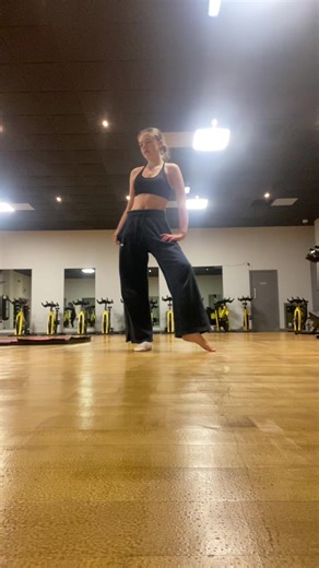 Haven’t danced for a couple weeks so a lil rusty but kinda liked this one (pls ignore tha flat footed turns) #foryoupage #viral #blowthisupforme #dance #turns