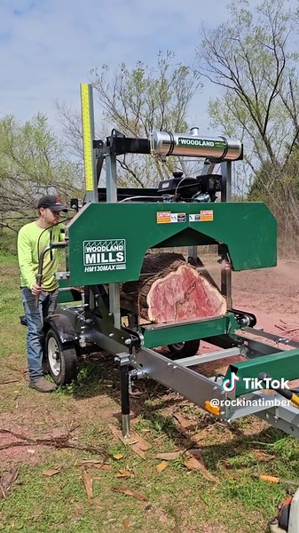 Cutting Down and slabbing and large Cedar tree 🌲 #tree #arborist #sawmill