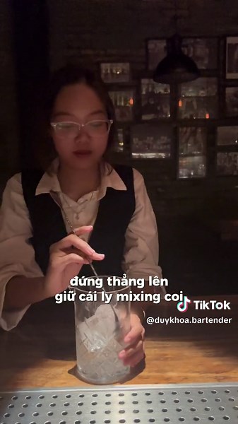 Làm Bartender Có Khó Không?