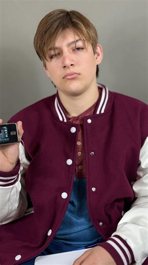 1 Pro VS 1 Con to being T1D in High School: Con: Constantly beeping -the worst during tests. 🤦‍♂️ Pro: I’m the only kid that is allowed to look at my phone during class. 🙌🏻 What are yours? PS- shoutout to @rhibeynon for the audio 😂 . . . . #breakthrought1d #t1dlookslikeme #typeonediabetes #diabetescommunity #diabetictype1 | Noelle Conners - Realtor