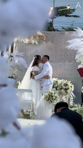 Two hearts bound by service and commitment; a soldier and a police officer who live by duty, discipline, and devotion… and on this day, by love. 💗 The hands-on bride and her supportive groom thoughtfully wove DIY details into every moment of their wedding day, making it truly their own, with the Alva Privé Package providing the perfect space to bring their vision to life. Every guest found their own little world: 👶 Kids letting out their energy with inflatables 🥃 Titos bonding poolside over d