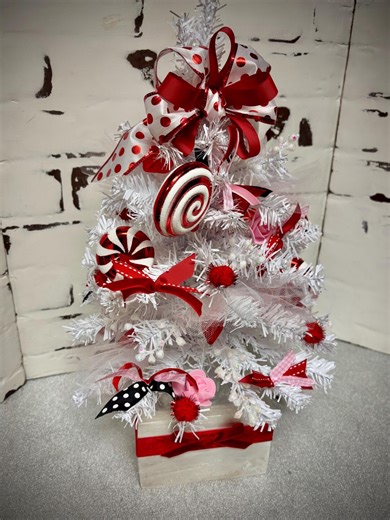 Valentine Tree, Table Top, Small Tree, Pink and Red - Etsy