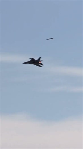 Air Combat in Action #airbattle #airforce