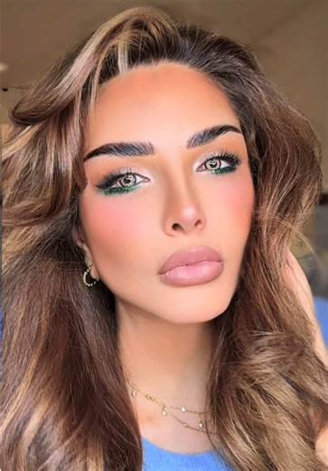 Tutorial Makeup Green: Hanan Dashti Products