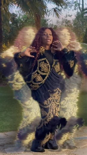 Feeling the fringe! #ChakaKhan | Chaka Khan