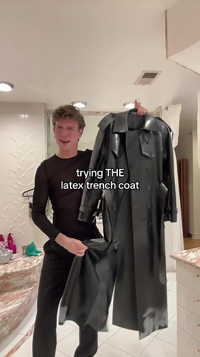 its giving the matrix in a designer kind of way 🖤 what do we think?! #latexclothing #latexasmr #latexoutfits #latex #latextryon #mensfashion #saintlaurent