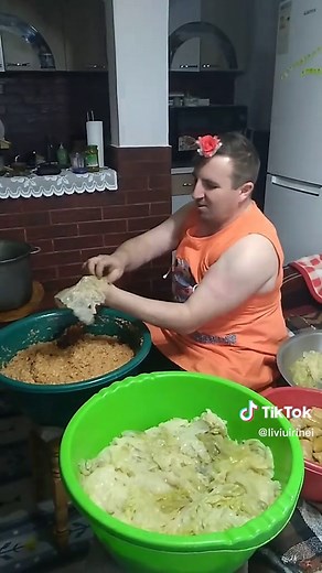 Astazi va invat cum se fac sarmalele adevarate! 😅@Georgiana Irinei @deny_9062