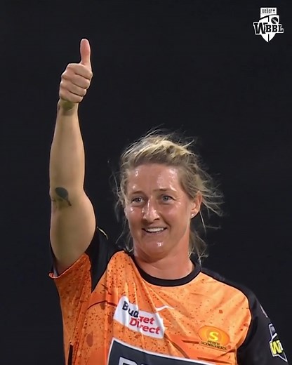 4.1M views · 43K reactions | Cheeky 'thumbs up' at the end  Reliving a hilarious exchange between Harmanpreet Kaur & Sophie Devine! #WBBL11 | Weber WBBL | Facebook