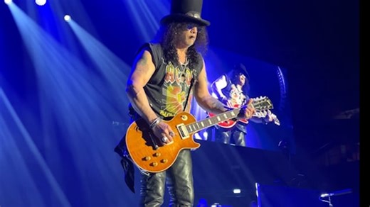 SLASH: GUNS N' ROSES Recording Process Has 'Always Been A Democracy'