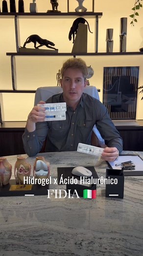 💧 Hidrogel x Ácido Hialurônico Dois grandes aliados no tratamento da artrose, ambos desenvolvidos pela gigante italiana FIDIA 🇮🇹 Mas você sabe quais são as principais diferenças entre eles? 👇 1️⃣ O Hidrogel permanece o dobro do tempo dentro da articulação. 2️⃣ O Hidrogel estimula a renovação do colágeno tipo II, fundamental para a saúde da cartilagem. 3️⃣ O Hidrogel é indicado para casos refratários, quando o ácido hialurônico já não faz mais efeito — especialmente em artrose avançada. 4️⃣ R