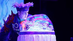 A show for all the family! On November 10th, millions of bubbles of all shapes and colors, along with the foam of waves and other surprises will immediately swallow and transport you into this parallel universe of joy and freedom! See more at: https://buff.ly/2fSb9Sv | Chandler Center for the Arts