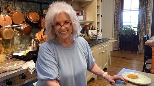 614K views · 11K reactions | This Southern Fried Catfish is so good with its crispy breading. This recipe is just like how we serve it at Paula Deen's Family Kitchen: https://www.pauladeen.com/recipe/southern-fried-catfish-2/ | Paula Deen | Facebook