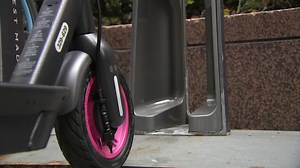 E-scooters return to Chicago with opportunity to dock at Divvy bike stations