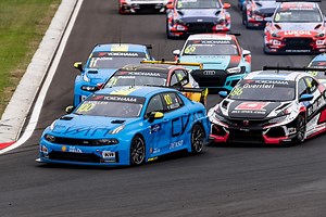 📺 Join us behind the scenes in the action filled ⚡️ FIA WTCR / Oscaro races in Hungary 🇭🇺 as the second episode of #ChallengeTheWorld is live! | Cyan Racing