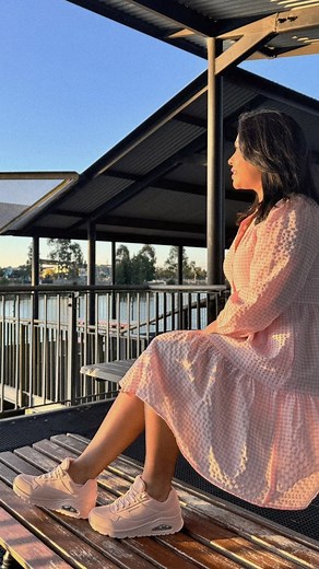 How stunning are my new SKECHERS UNO - Stand On Air sneakers in the shade: Light Pink! These are so comfortable and stylish that I can wear them all day. Starting from the gym, to running errands, to a lunch date, it goes with every outfit! This @skechersaustralia UNO range features a visible Skech-Air midsole for that signature bounce, paired with an Air-Coolec Memory Foam insole to keep things light, breathable and ultra-comfy. And, it comes in a variety of bright & fun colours, so that you ca