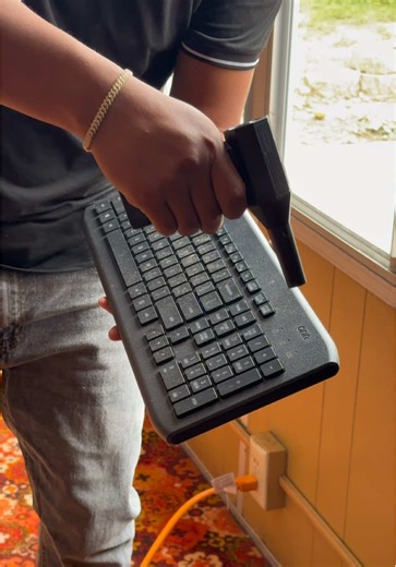 Mi velador para limpiar consola computadora #teclado #sopladora #computadora #limpieza #mantenimiento